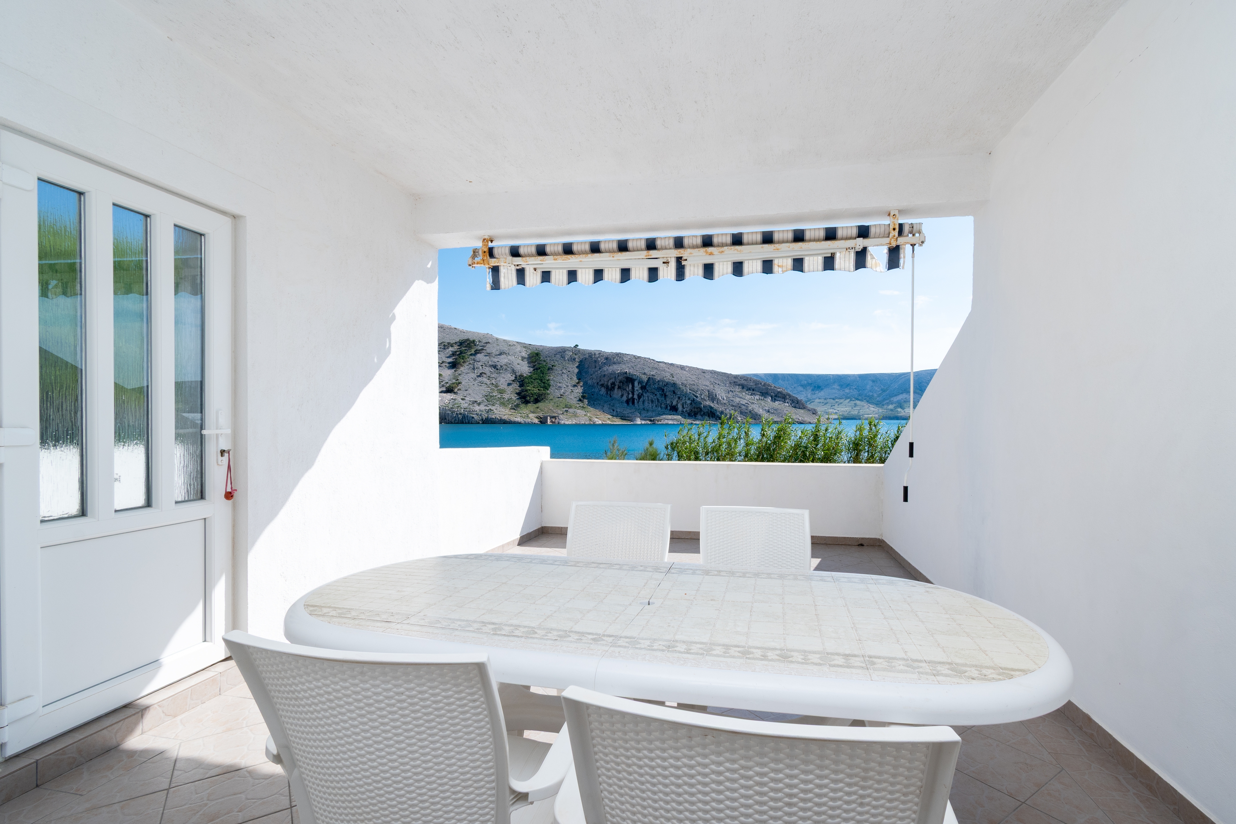 One bedroom apartment near beach Metajna, Pag (A-6395-b) One bedroom apartment near beach Metajna, Pag (A-6395-b)