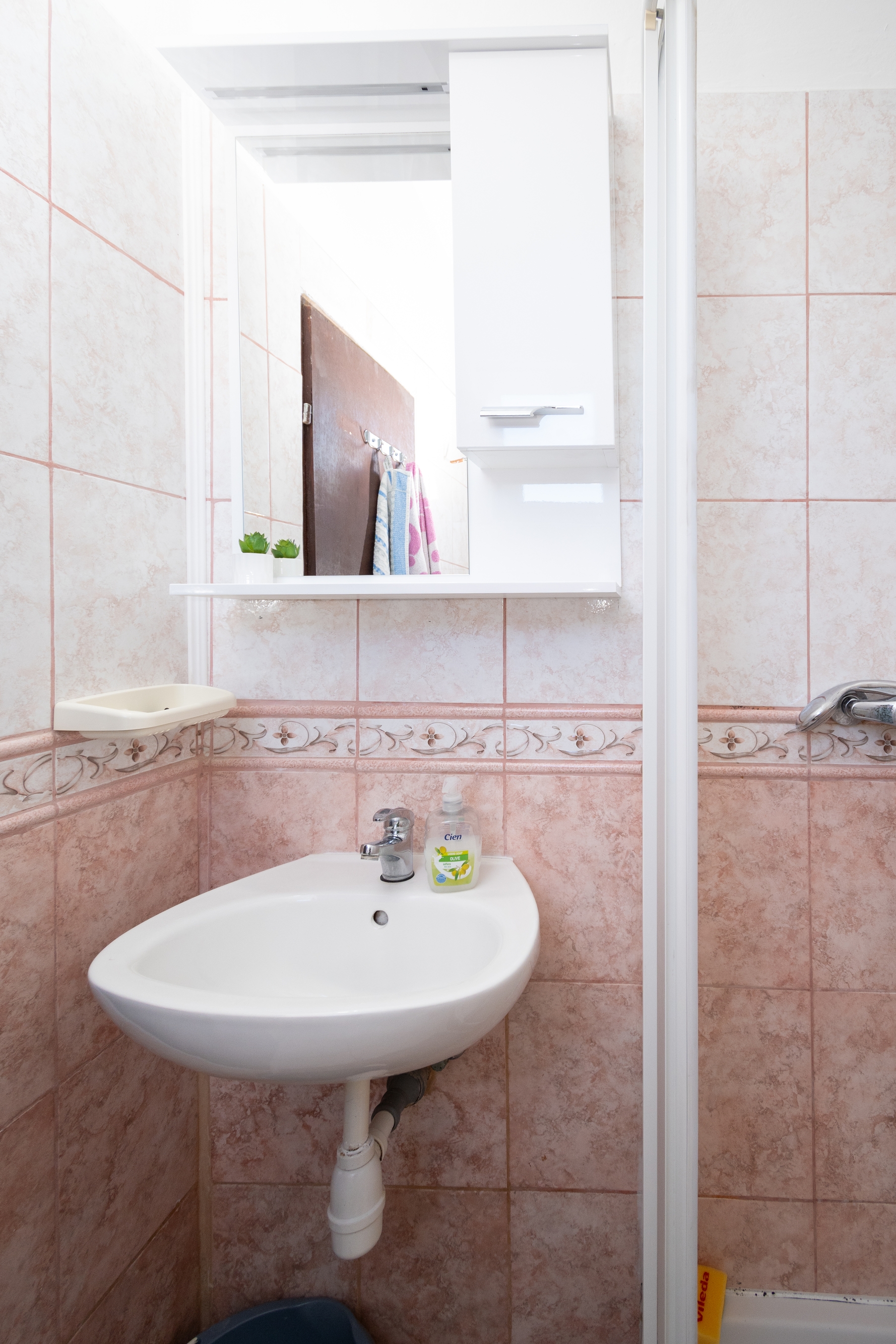 Two bedroom apartment near beach Metajna, Pag  A-e