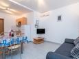 Dining room Orebić, Dining room in the apartment, air condition available, (pet friendly) and WiFi.
