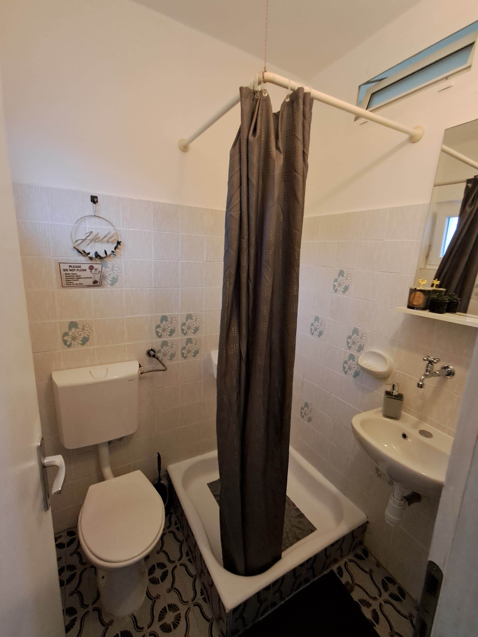Comfortable and spacious apartment with terrace Sukošan, Zadar  A-a