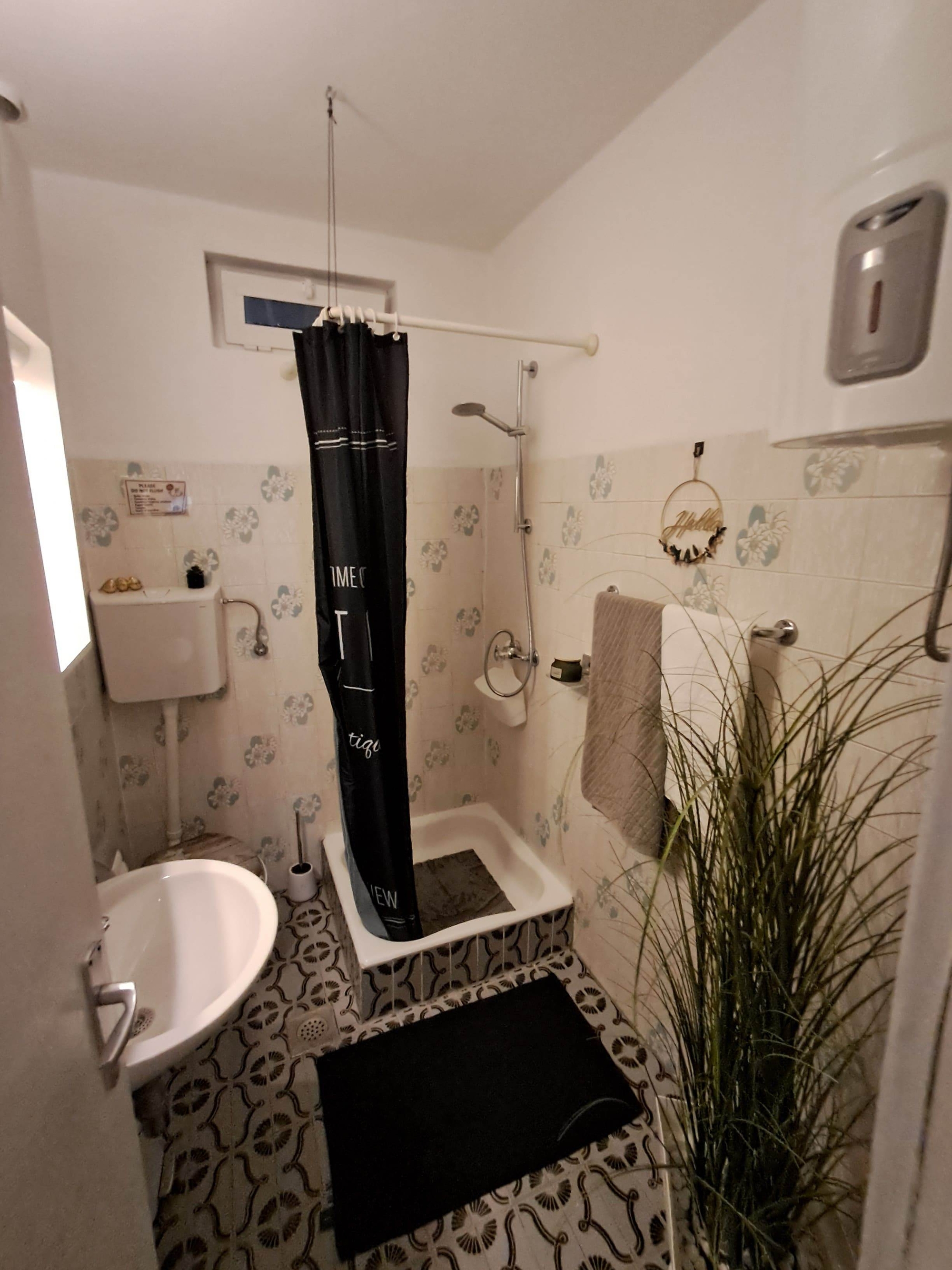 Comfortable and spacious apartment with terrace Sukošan, Zadar  A-a