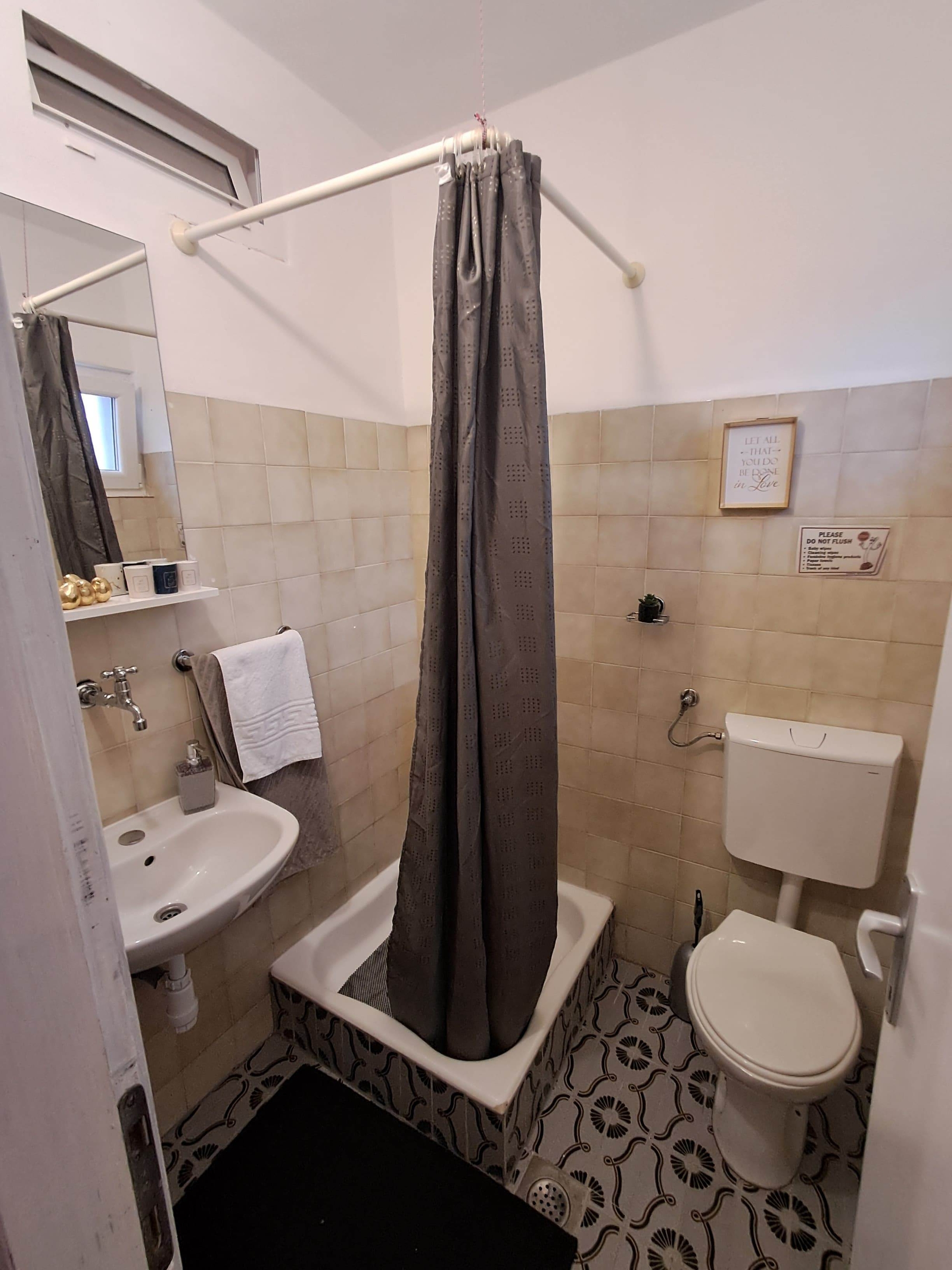 Comfortable and spacious apartment with terrace Sukošan, Zadar  A-a