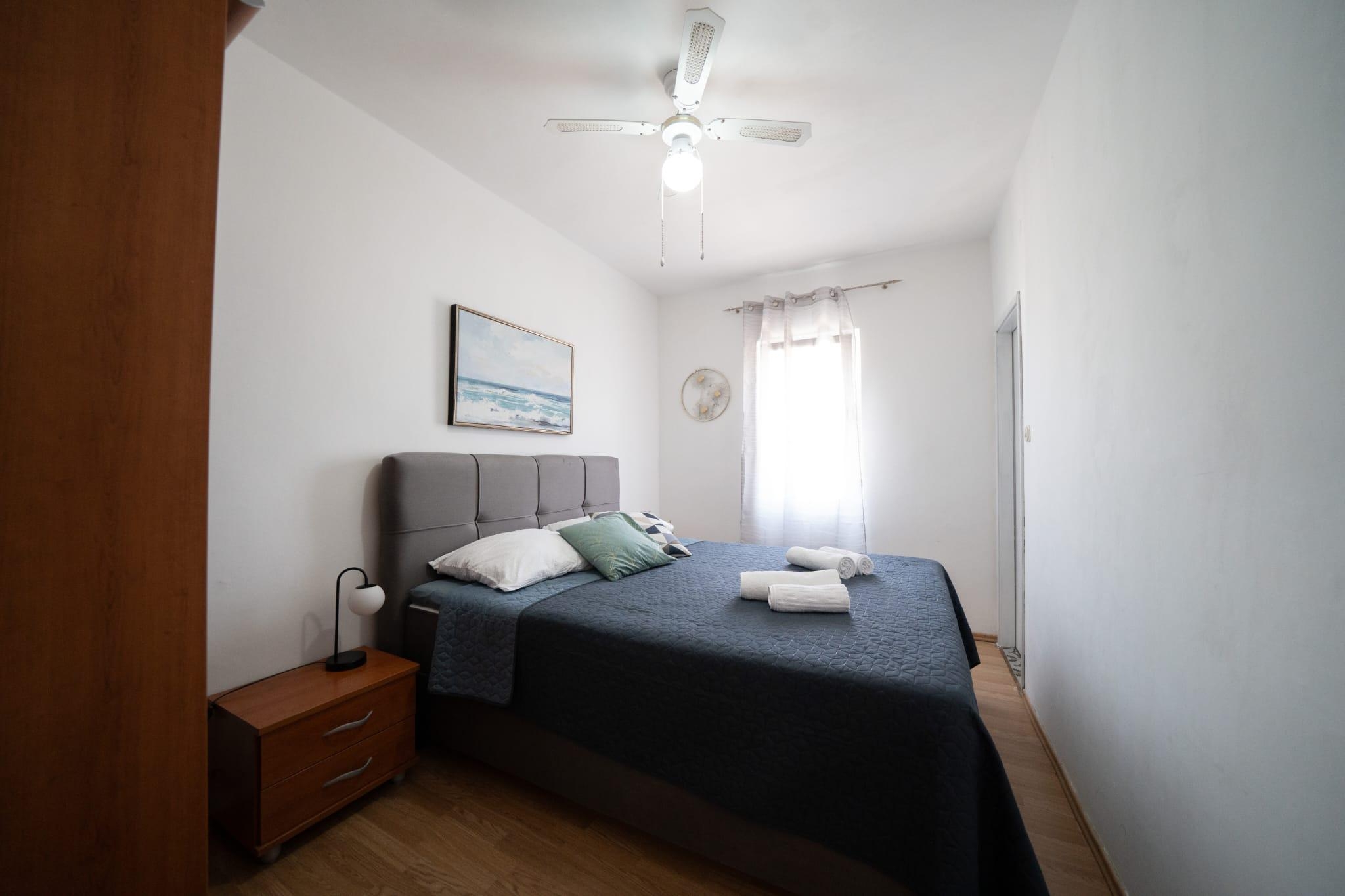 Comfortable and spacious apartment with terrace Sukošan, Zadar  A-a