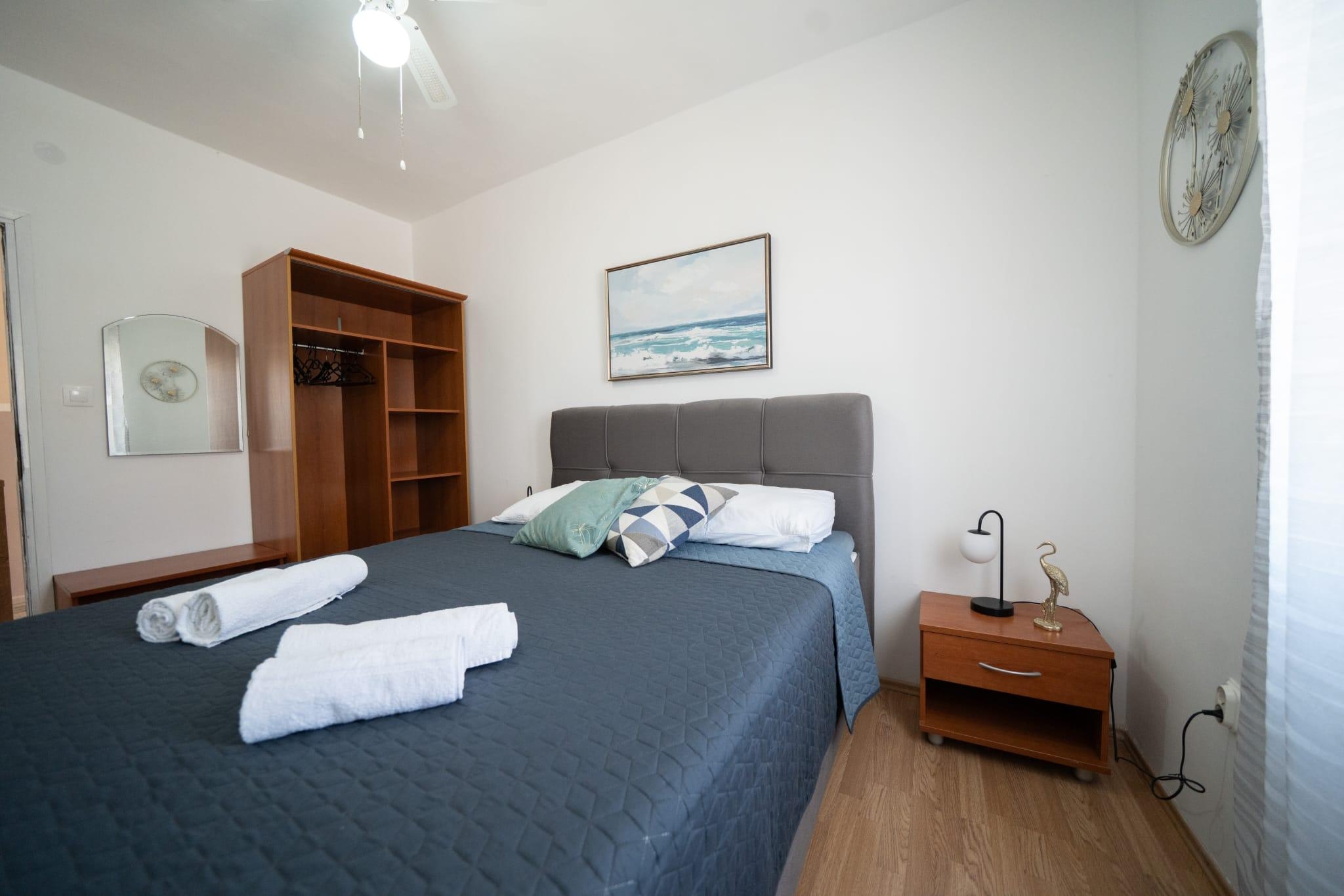 Comfortable and spacious apartment with terrace Sukošan, Zadar  A-a