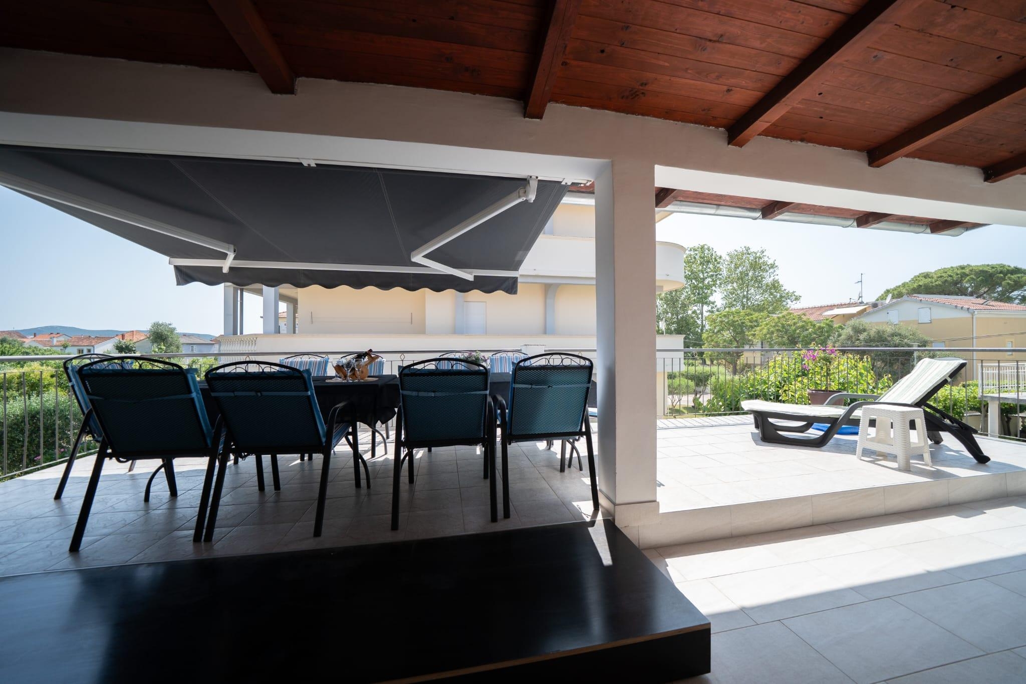Comfortable and spacious apartment with terrace Sukošan, Zadar  A-a
