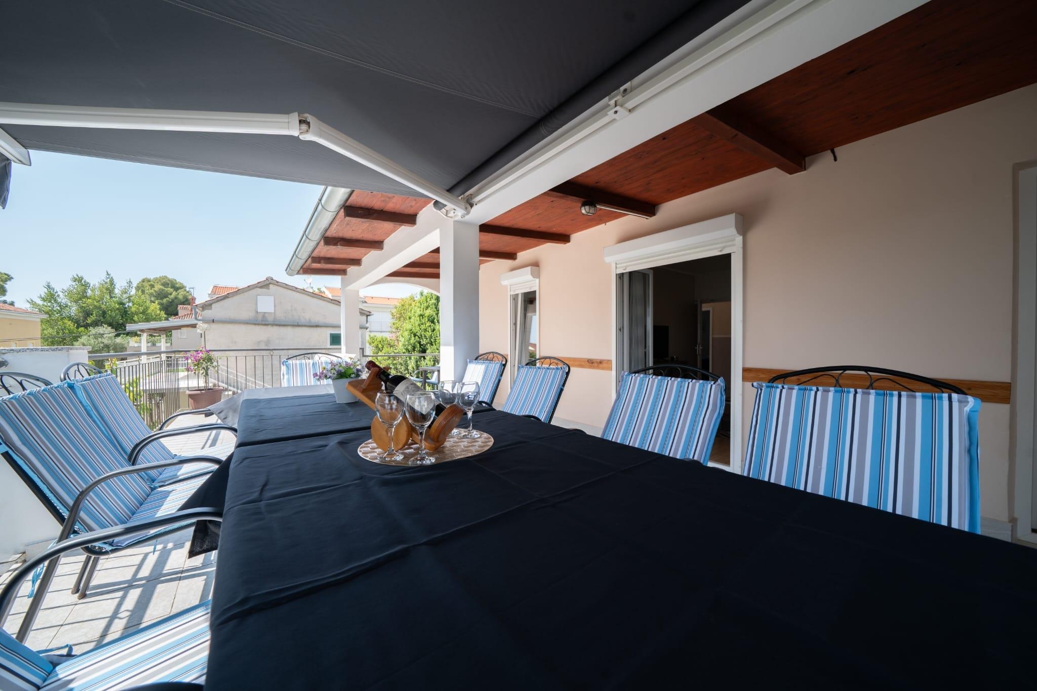 Comfortable and spacious apartment with terrace Sukošan, Zadar  A-a
