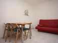 Mandre, Dining room in the apartment, (pet friendly) and WiFi.