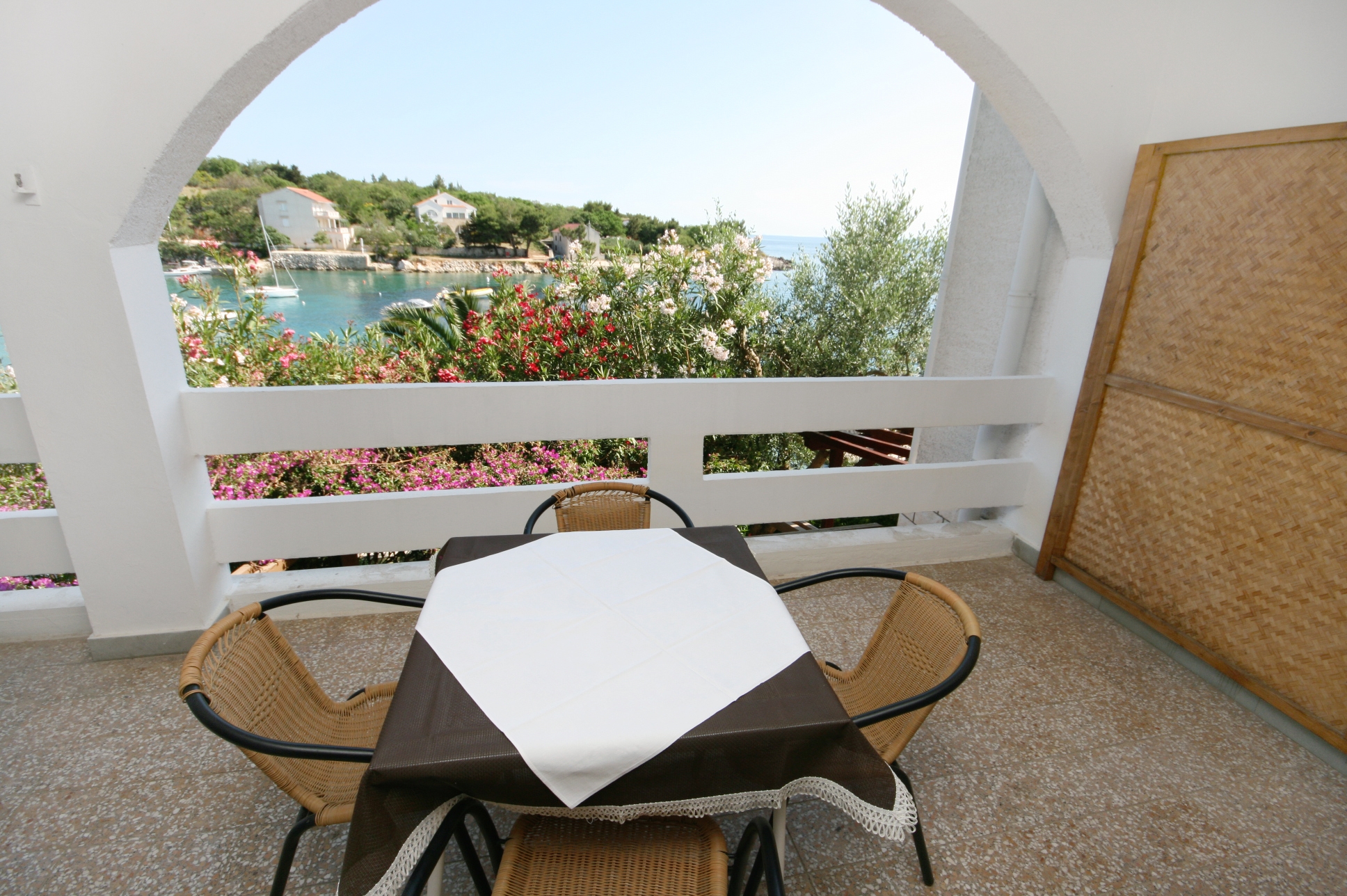 One bedroom apartment near beach Potočnica, Pag (A-6407-a)