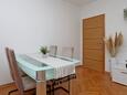 Pag, Dining room in the apartment, air condition available and WiFi.