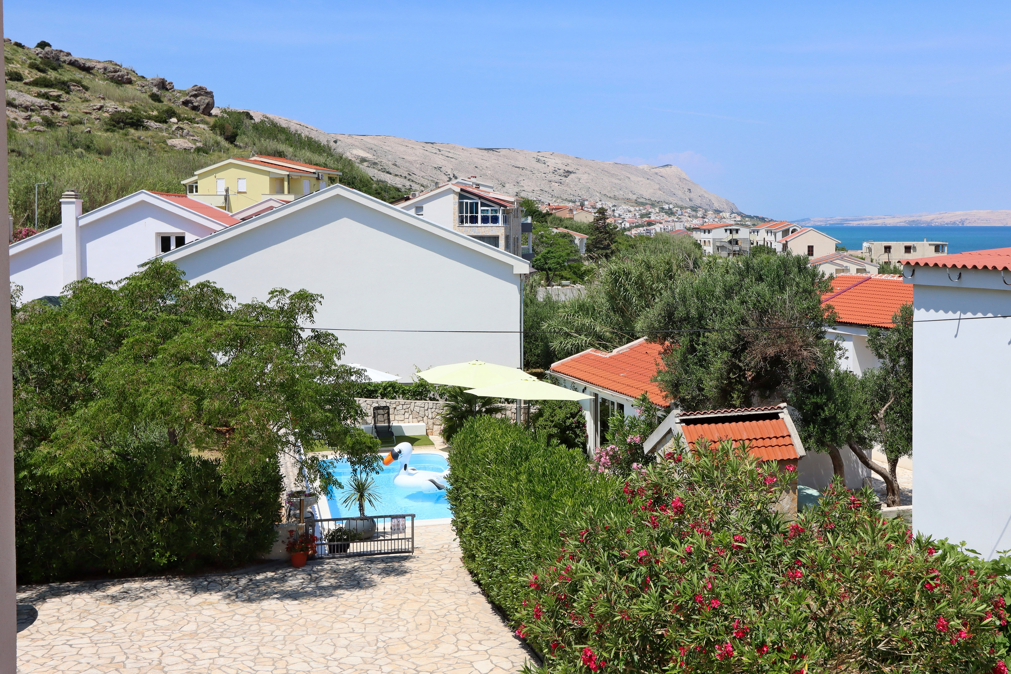 Two bedroom apartment with terrace and sea view Pag  A-a