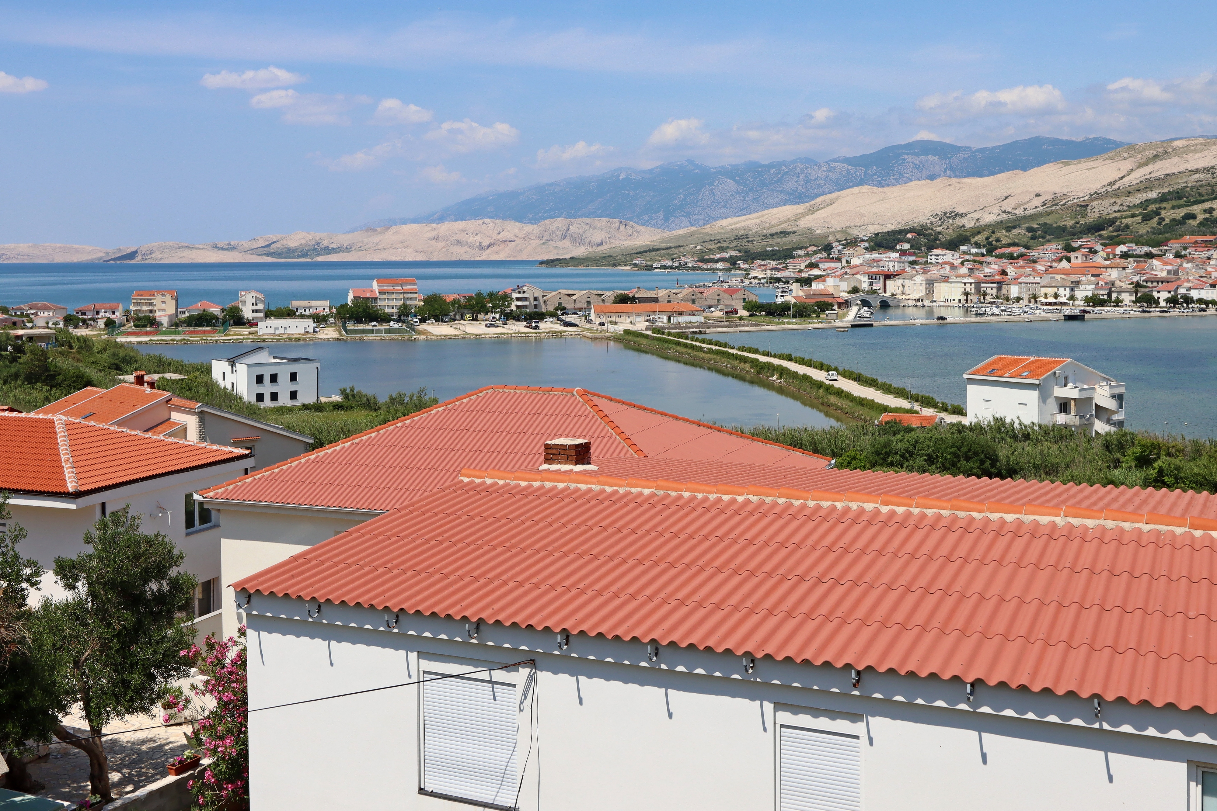 Three bedroom apartment with terrace and sea view Pag  A-d