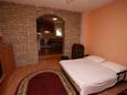 Bedroom Pag, Bedroom in the studio-apartment, WiFi.