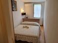 Rabac, Bedroom 1 in the apartment, air condition available and WiFi.