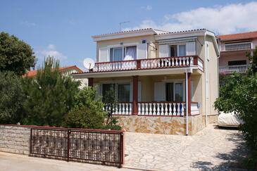 Property Mandre, Pag, Property 6416 - Apartments near sea with pebble beach.