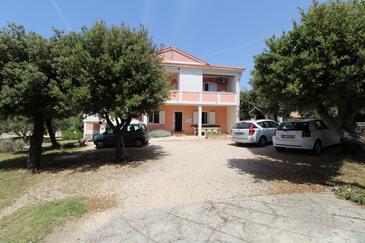 Property Mandre, Pag, Property 6418 - Apartments near sea with pebble beach.