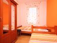 Спальня 2 Novalja, Спальня 2 в размещении типа apartment, WiFi.
