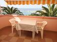 Jakišnica, Terrasse dans l’hébergement en type apartment, avec la vue sur la mer et WiFi.