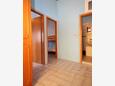 Metajna, Pasillo in the apartment, air condition available y WiFi.