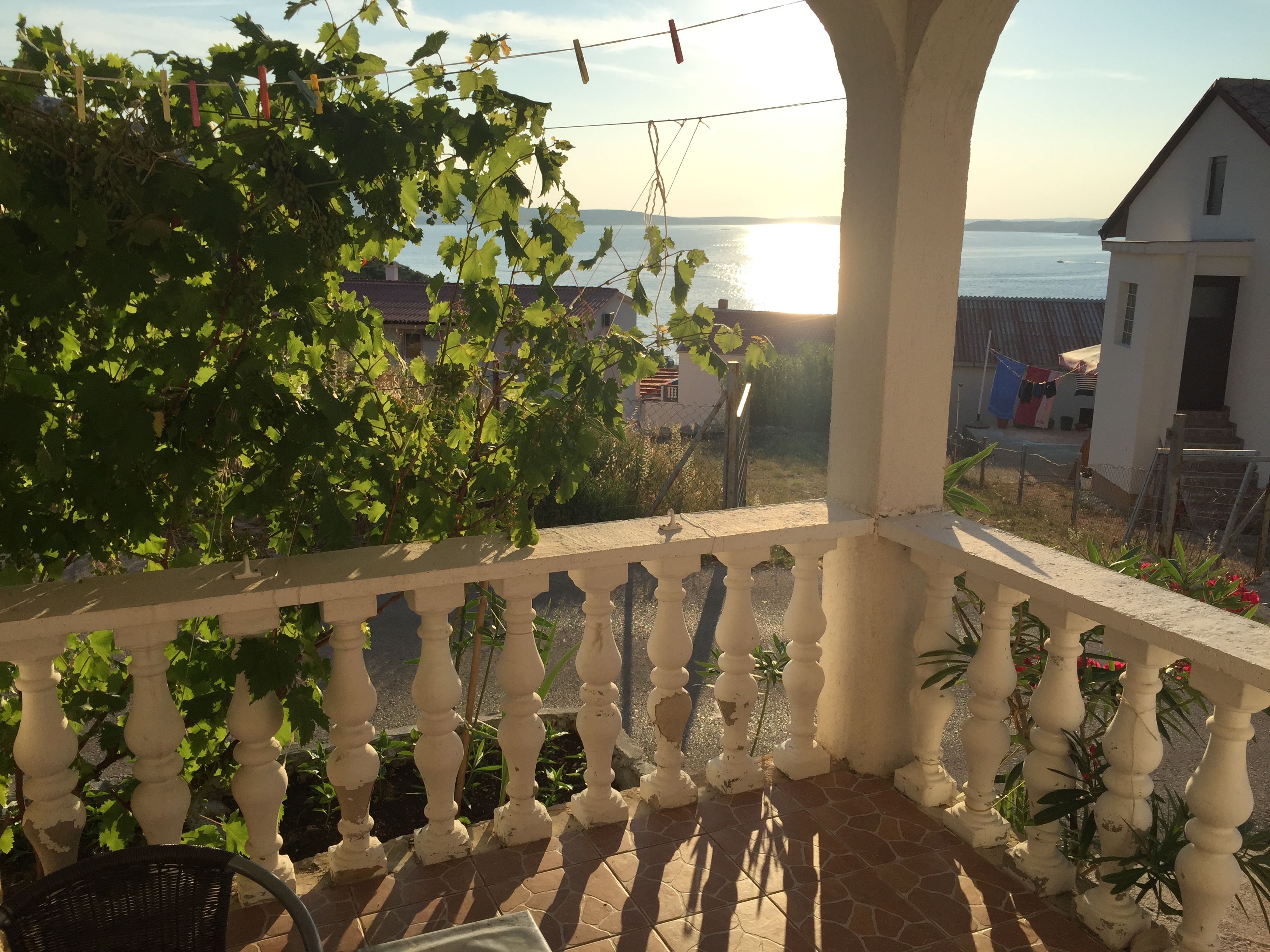 One bedroom apartment with terrace and sea view Metajna, Pag  A-b