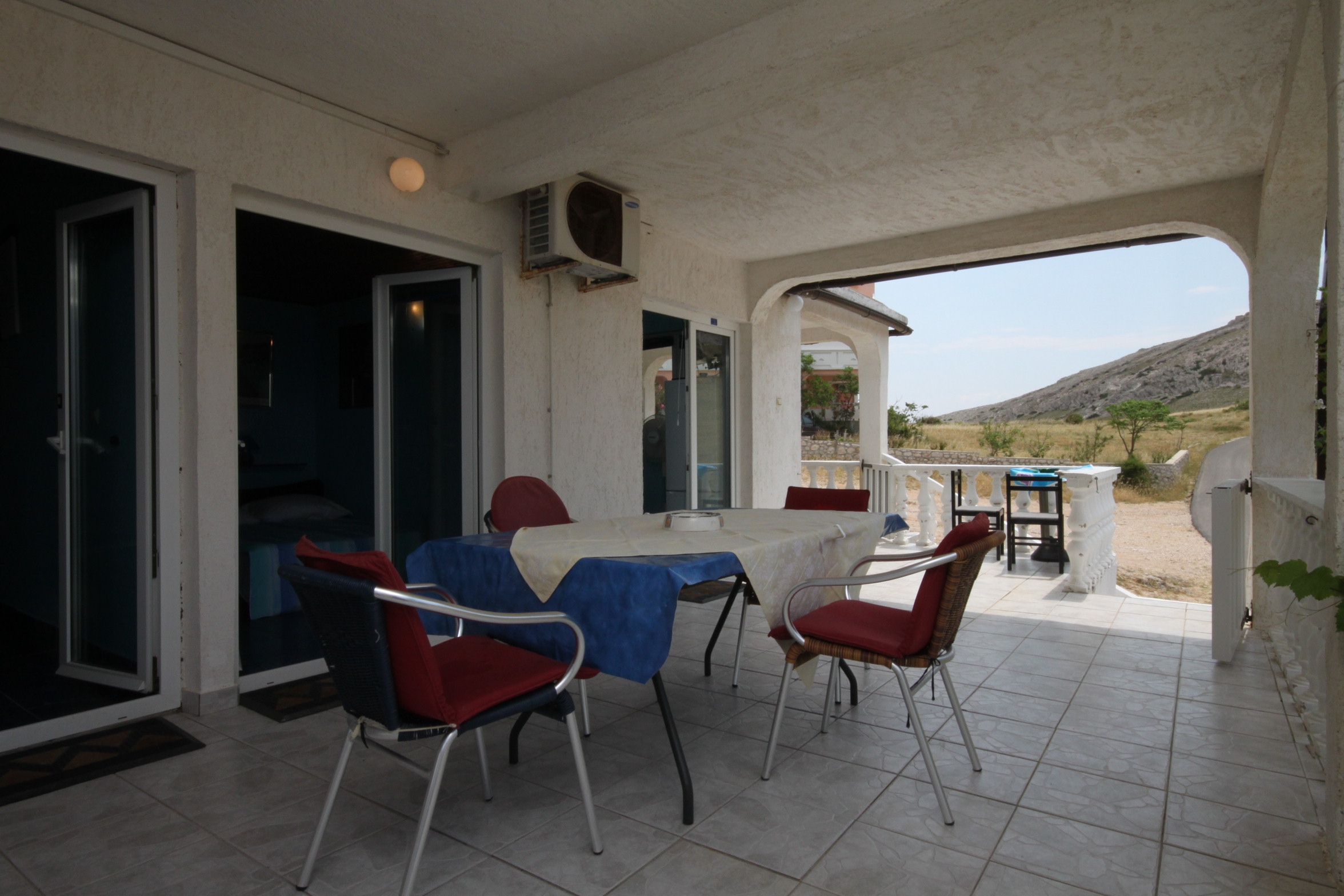 Two bedroom apartment with terrace and sea view Metajna, Pag  A-c