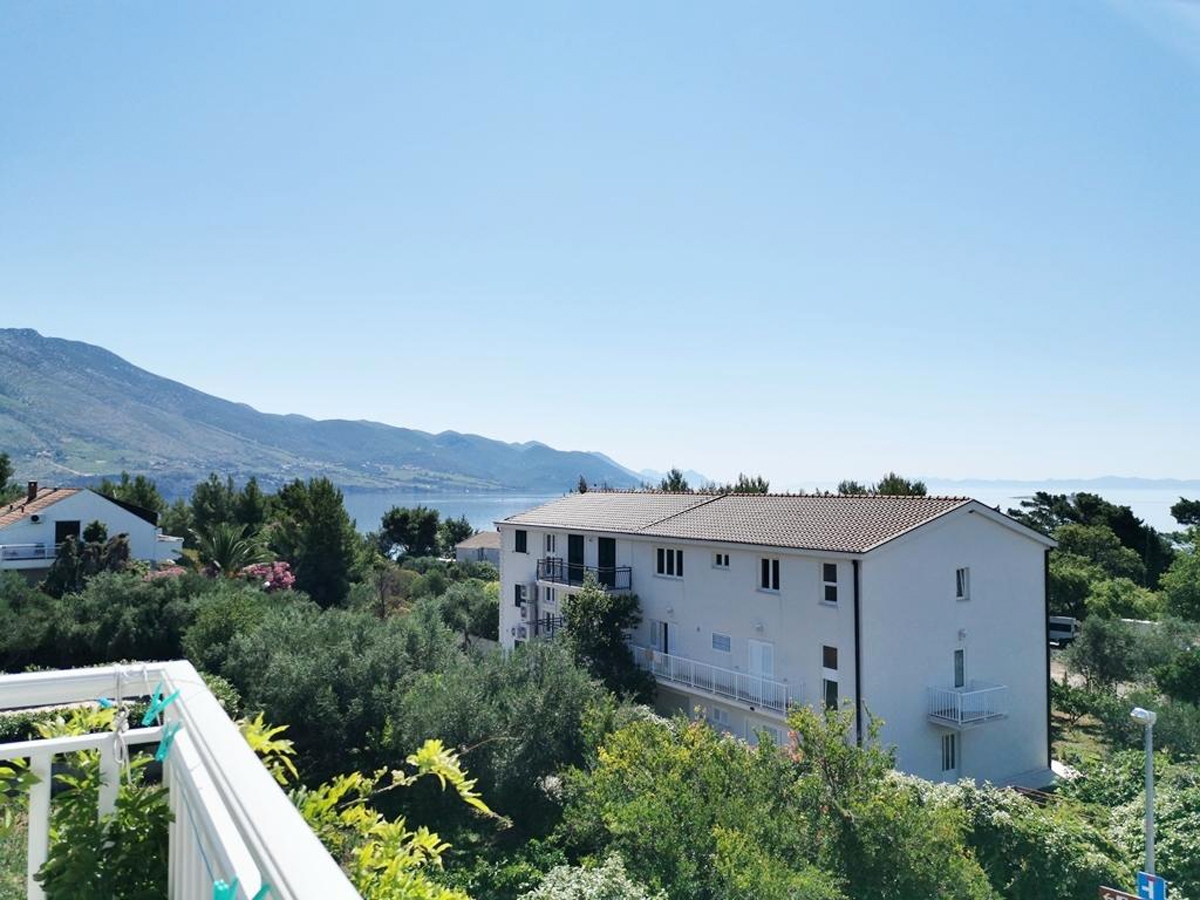 Two bedroom apartment with balcony and sea view Orebić, Pelješac  A-c
