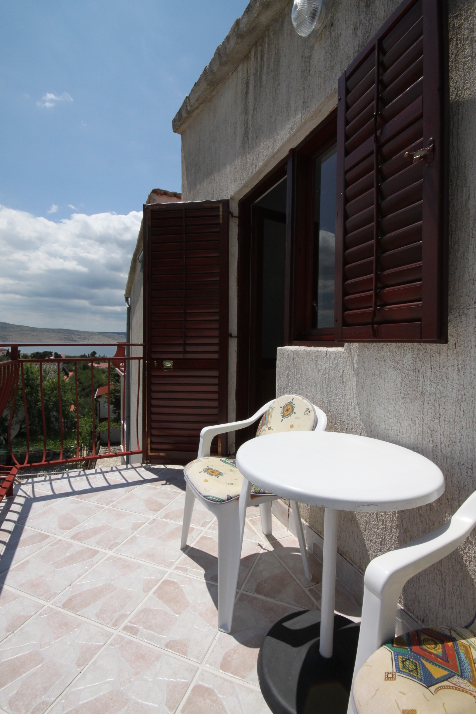 Jednosobni apartman s balkonom i pogledom na more Starigrad, Paklenica  A-b