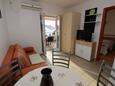Obývací pokoj Novalja, Obývací pokoj v ubytování typu apartment, s klimatizací a WiFi.