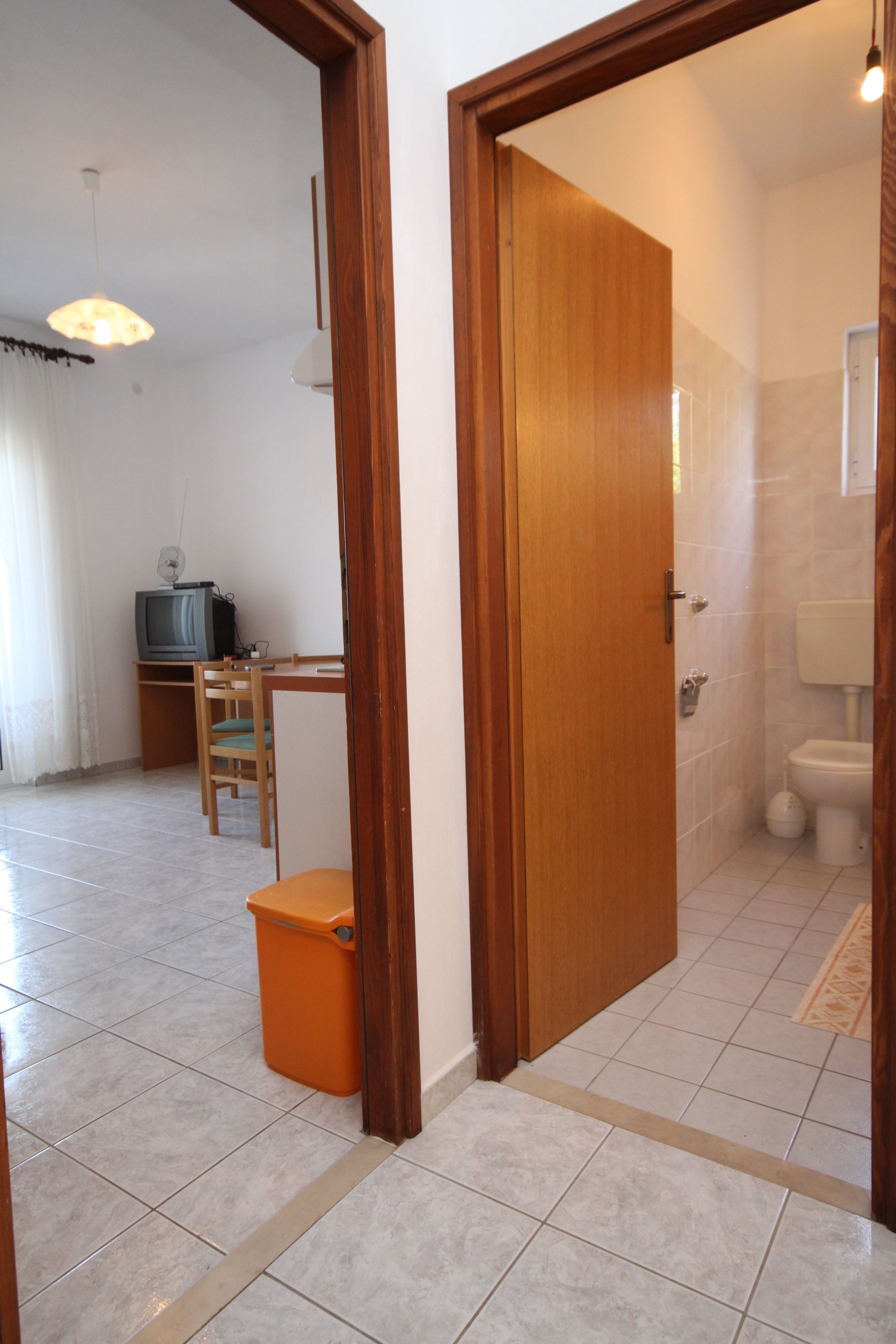 One bedroom apartment near beach Seline, Paklenica  A-a