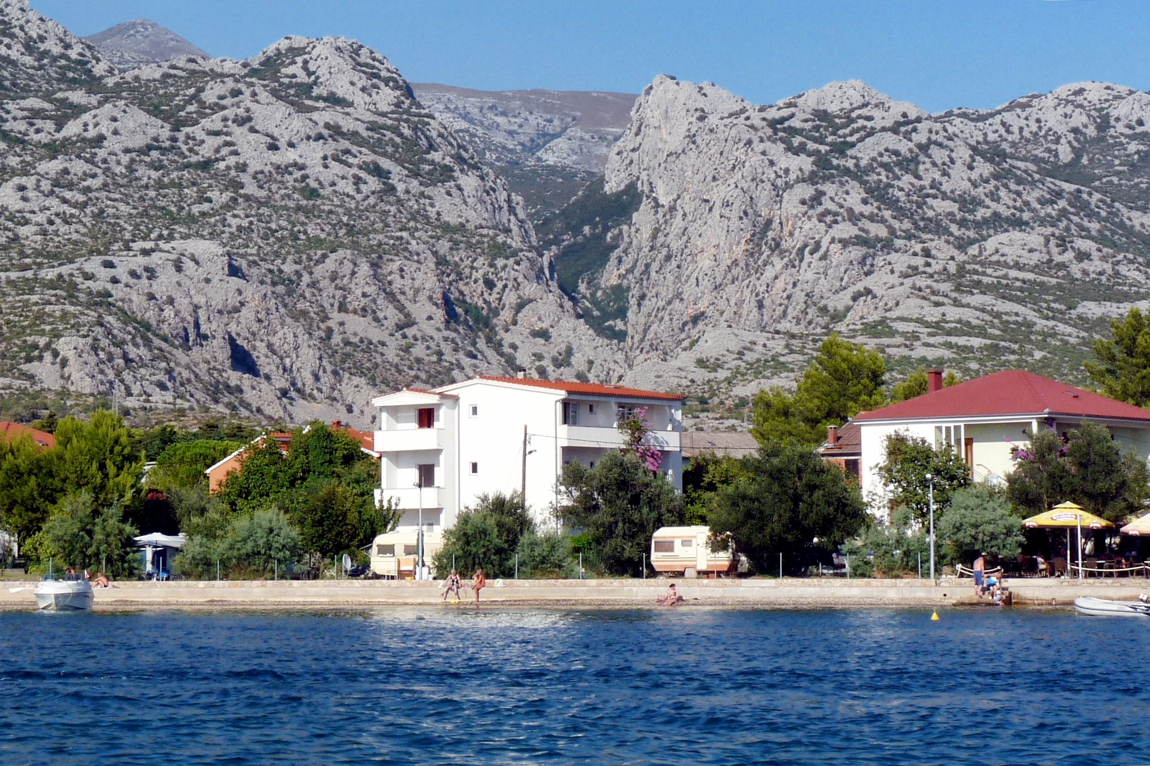 One bedroom apartment near beach Seline (Paklenica) (A-6440-a)
