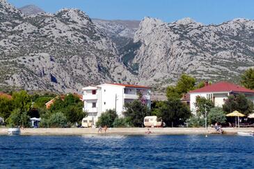 Seline, Paklenica, Hébergement 6440 - Appartements et chambres à proximité de la mer avec une plage de galets.