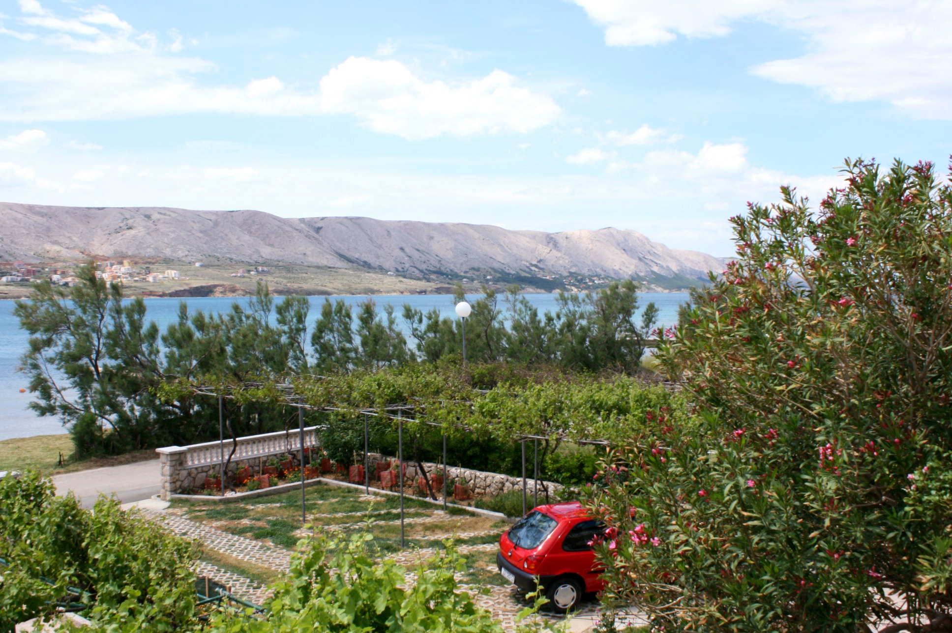 One bedroom apartment near beach Pag  A-b