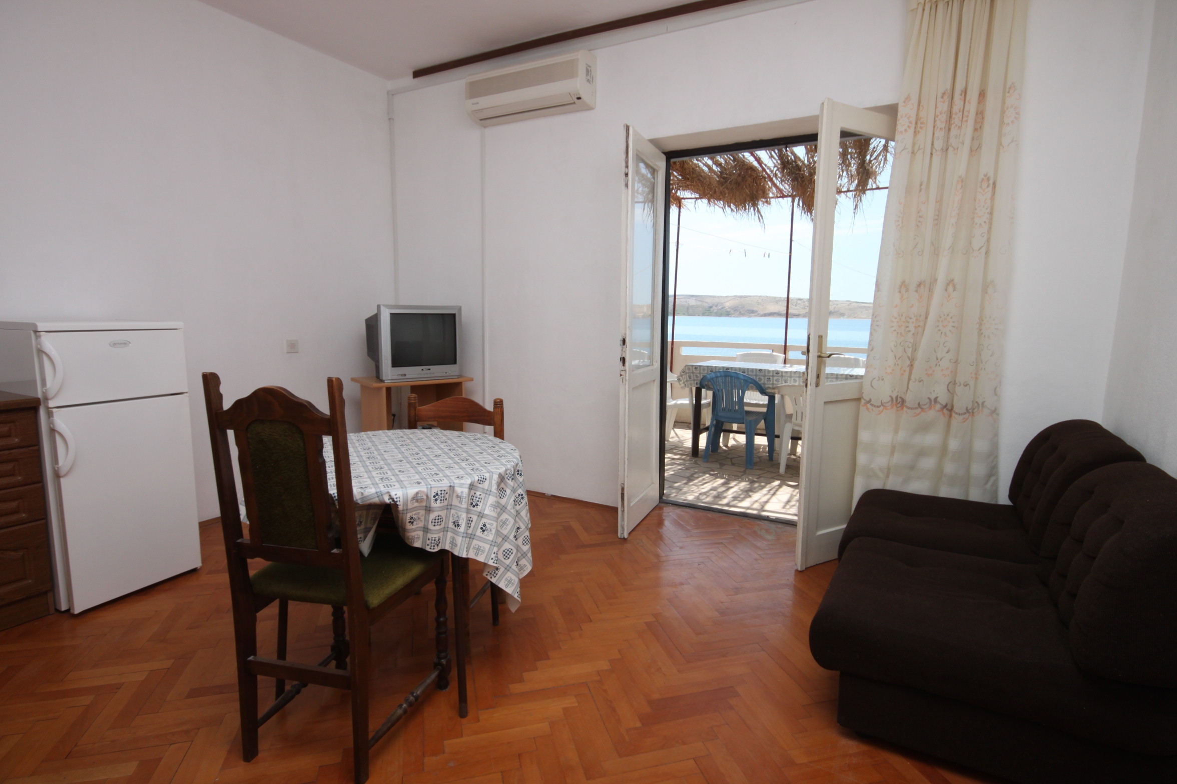 Two bedroom apartment near beach Kustići, Pag (A-6449-b)