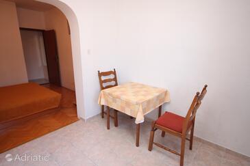 Vodice, Dining room in the studio-apartment, WiFi.