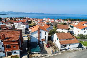 Zadar - Diklo, Zadar, Hébergement 6453 - Appartement avec une plage de galets.