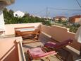 Pag, Terras 1 in the apartment, with a sea view, (pet friendly) en WiFi.