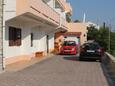 Pag, Pag, Parkeerplaats 6467 - Appartementen with pebble beach.