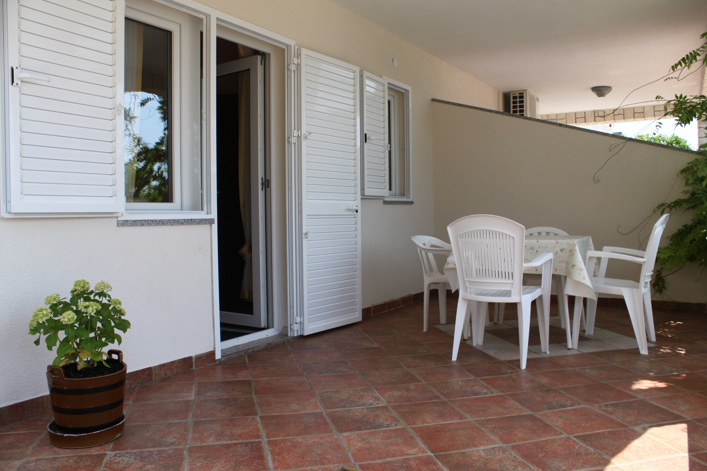 One bedroom apartment with terrace and sea view Stara Novalja, Pag  A-c