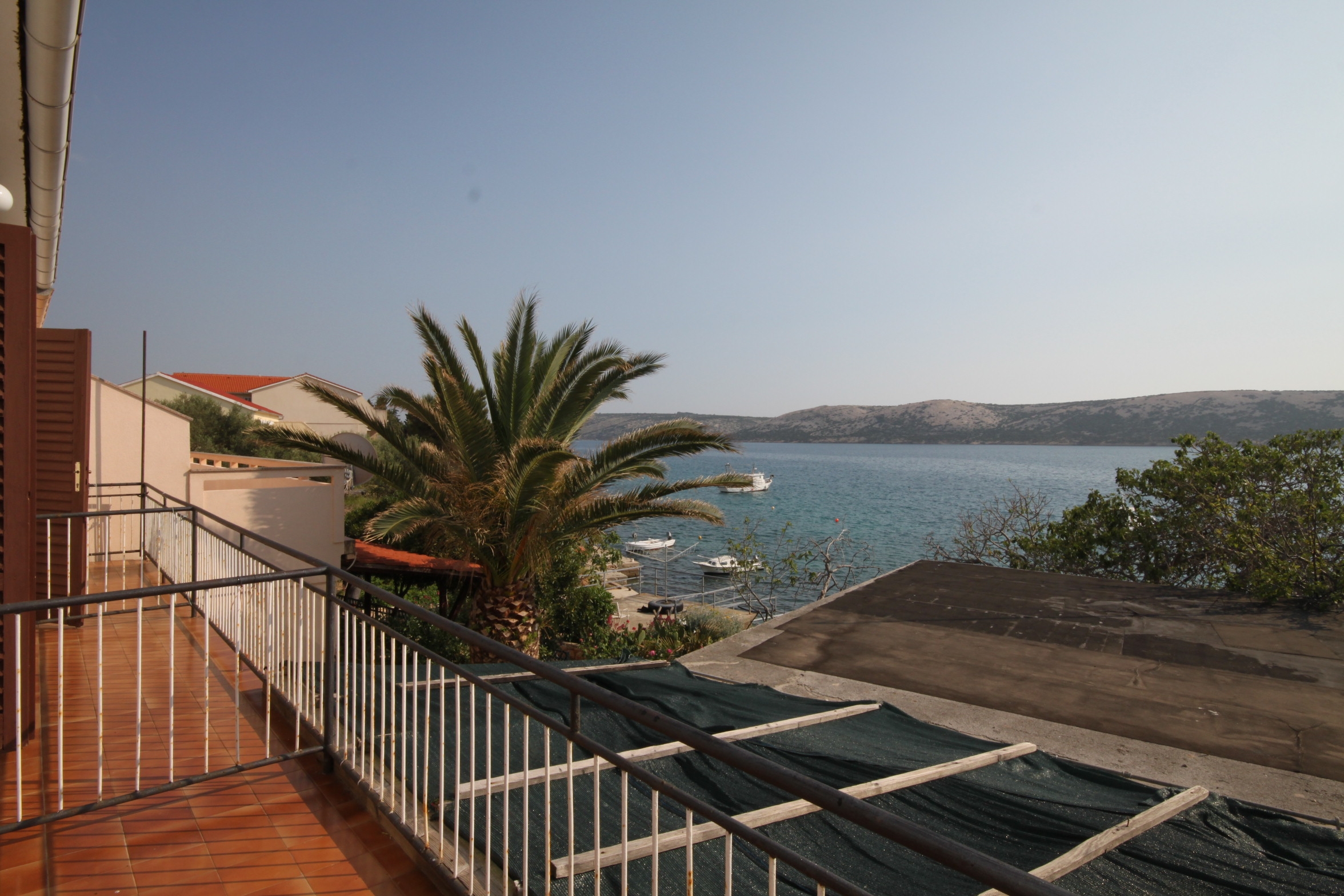 Comfortable and spacious apartment near beach Stara Novalja, Pag  A-a