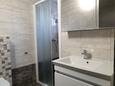 Ванная комната 2 Stara Novalja, Ванная комната 2 в размещении типа apartment, WiFi.