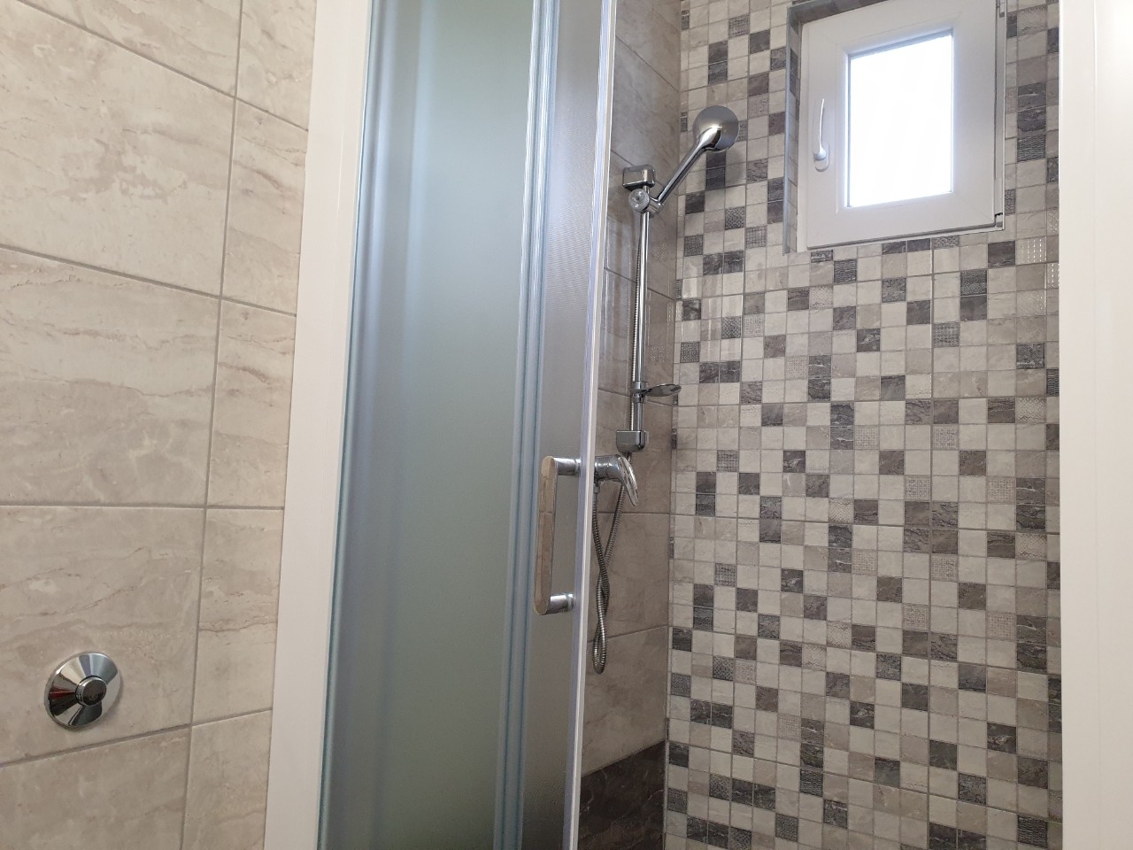 Comfortable and spacious apartment near beach Stara Novalja, Pag  A-a