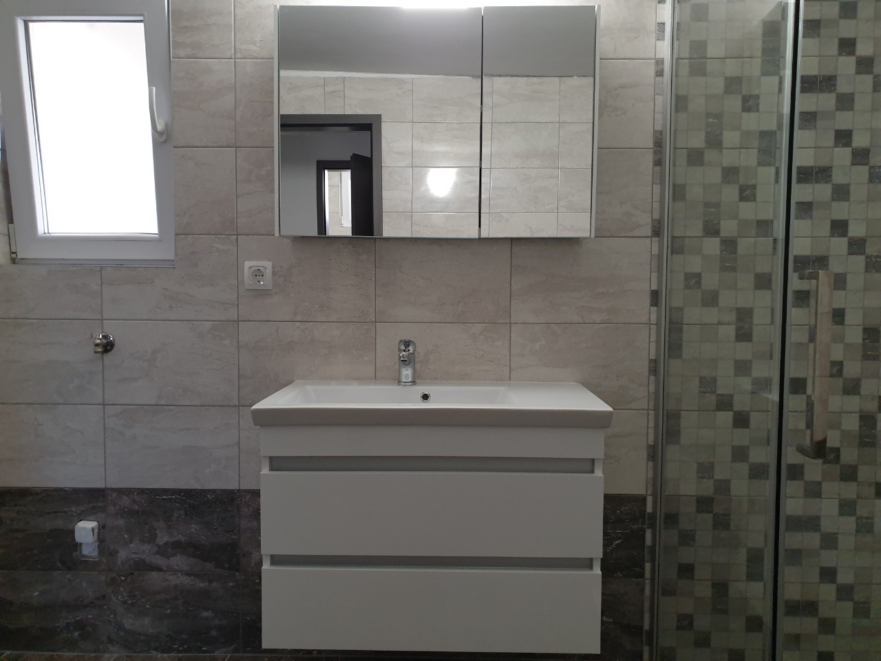 Comfortable and spacious apartment near beach Stara Novalja, Pag  A-a