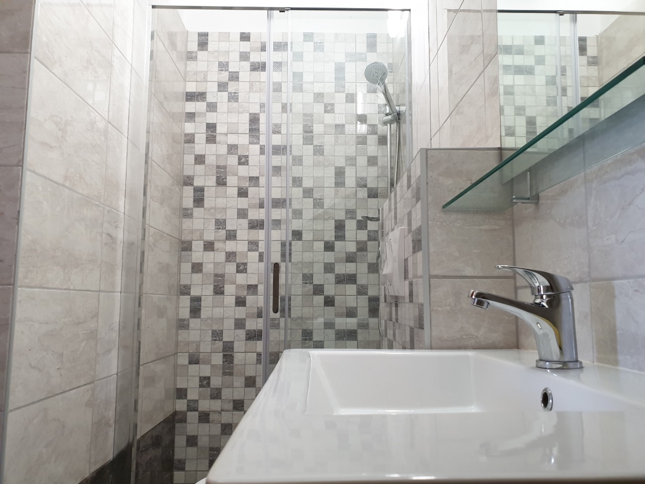 Comfortable and spacious apartment near beach Stara Novalja, Pag  A-a