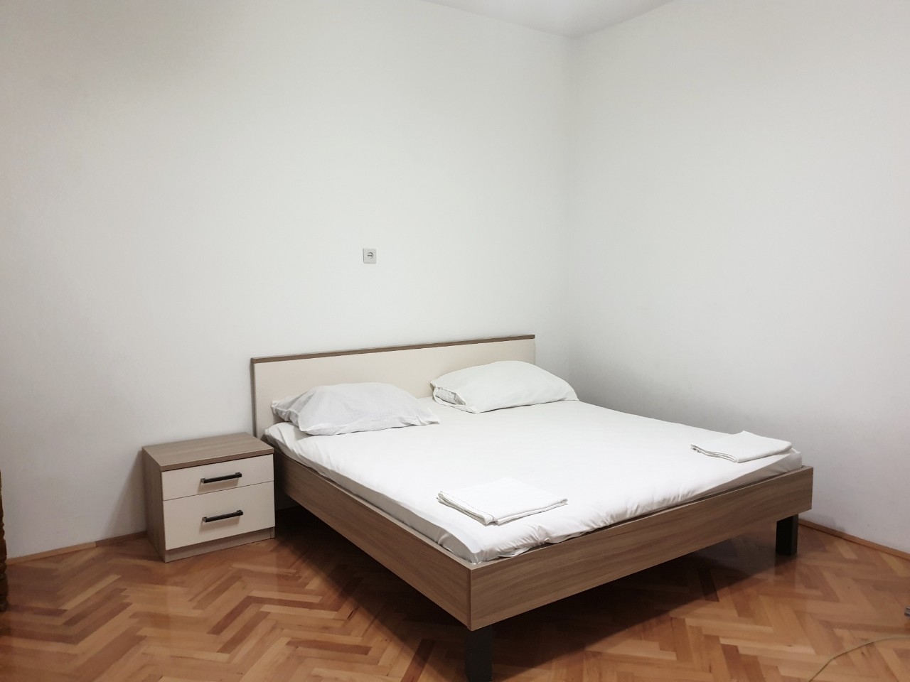 Comfortable and spacious apartment near beach Stara Novalja, Pag  A-a