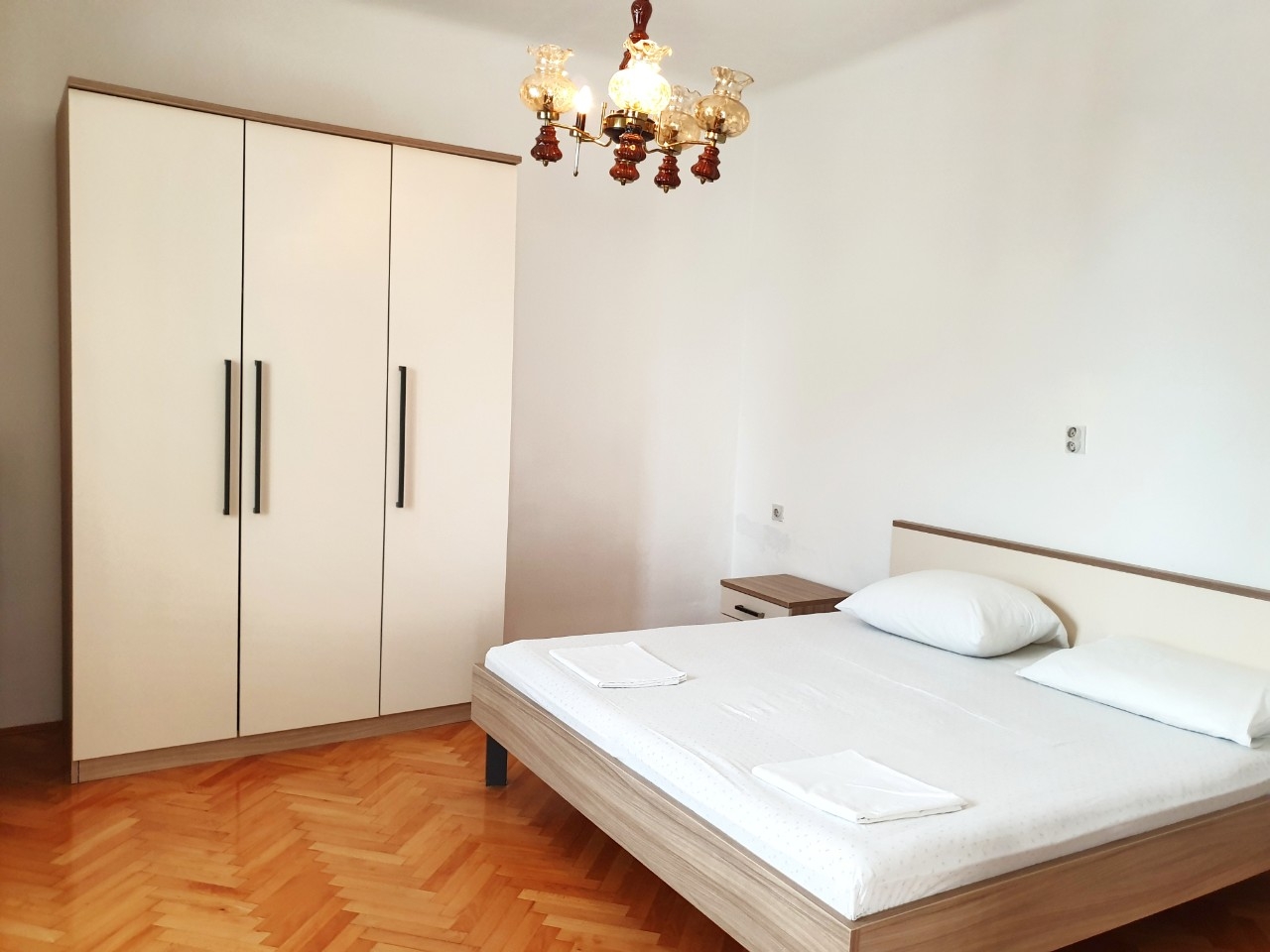 Comfortable and spacious apartment near beach Stara Novalja, Pag  A-a