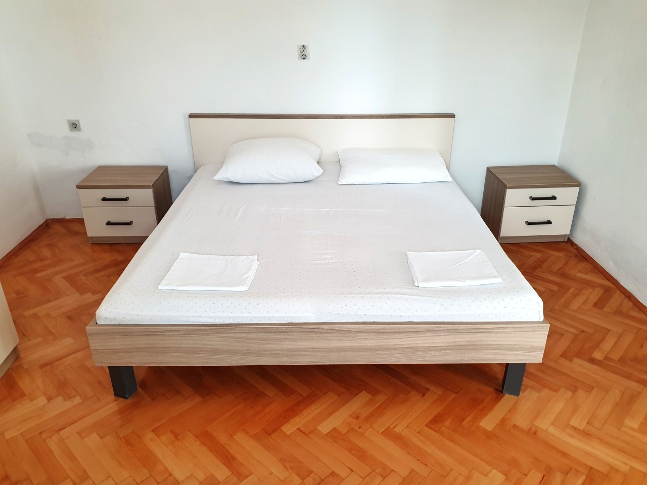 Comfortable and spacious apartment near beach Stara Novalja, Pag  A-a