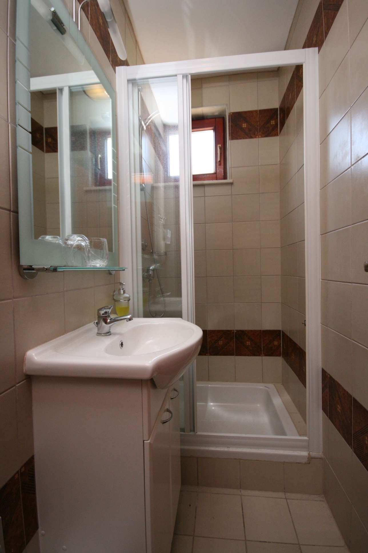 One bedroom apartment with terrace and sea view Mandre, Pag  A-a