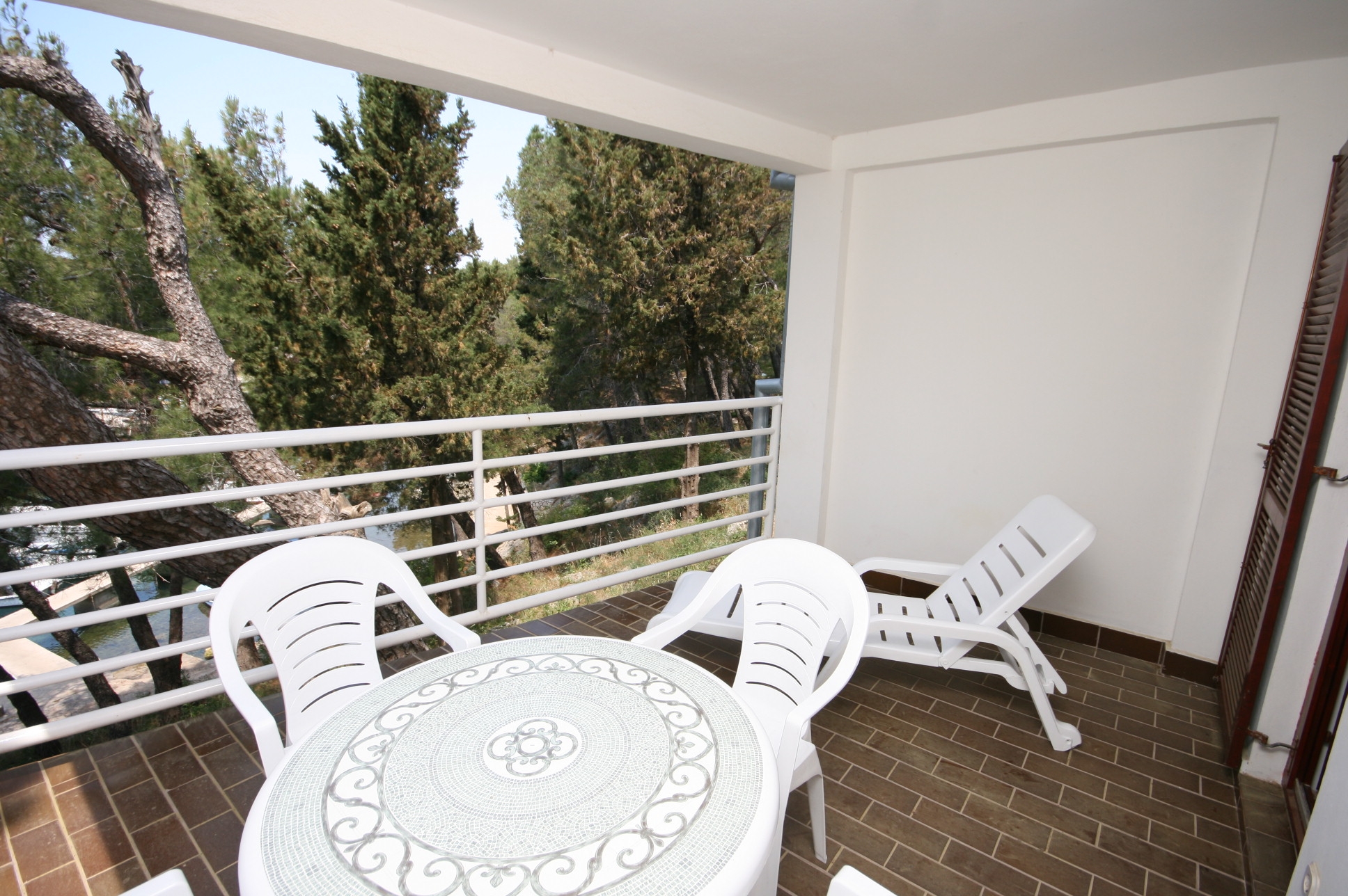 One bedroom apartment with terrace and sea view Mandre, Pag  A-a