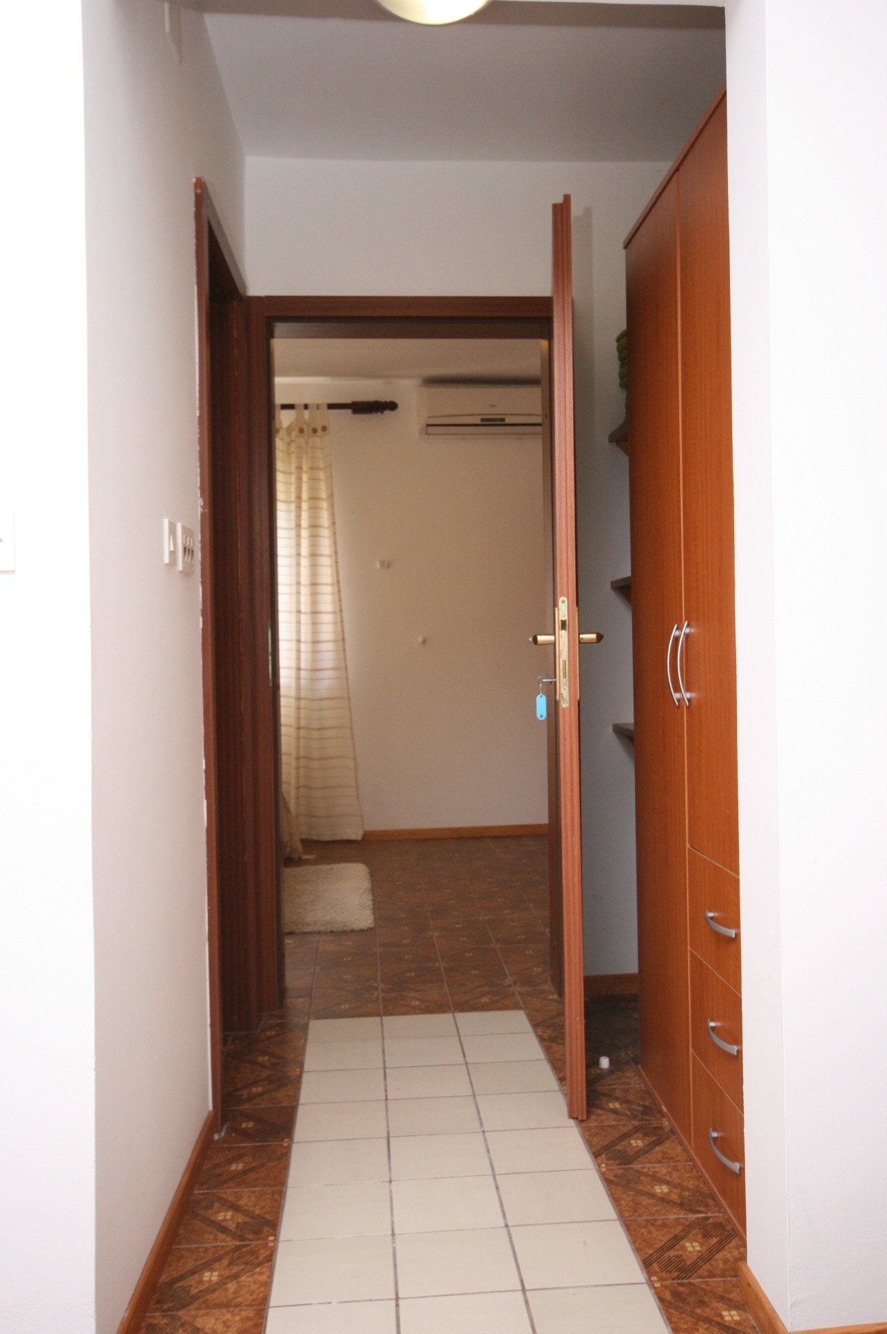One bedroom apartment with terrace and sea view Mandre, Pag  A-b