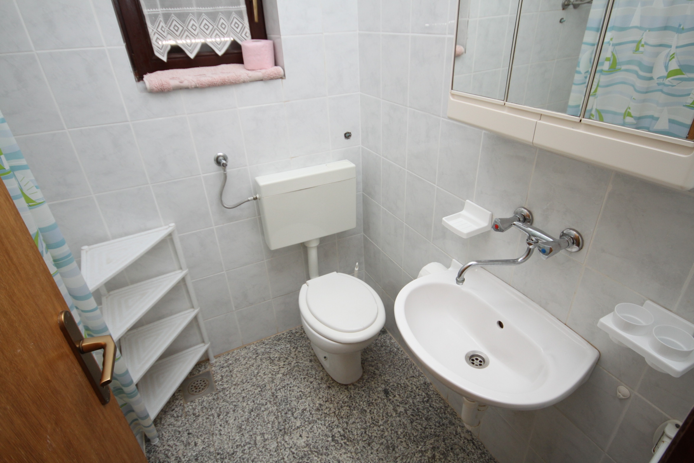 Three bedroom apartment near beach Povljana, Pag  A-a