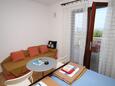 Jídelna Povljana, Jídelna v ubytování typu studio-apartment, s klimatizací, domácí mazlíčci povoleni a WiFi.